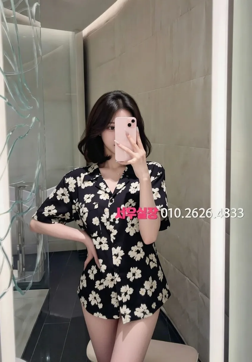 제주 미러룸 프리미엄 라인업 4번 프로필